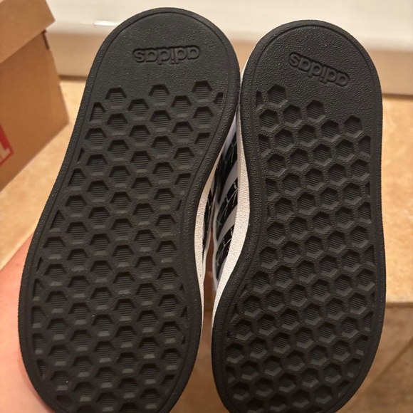 Boys Adidas Marvel Spiderman shoes Size 9 - Picture 3 of 6